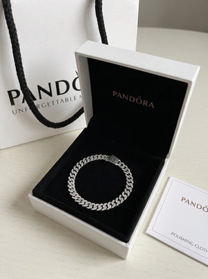 Pavé Cuban Link - Bracelet_inside_luxury_box_2K_20261023191443.webp