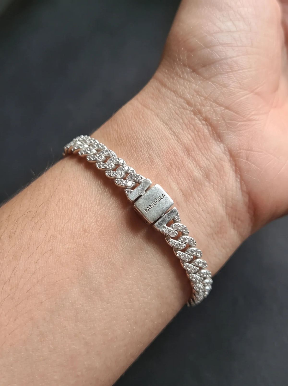 Pavé Cuban Link - Bracelet_on_wrist_2K_20261023191250.webp