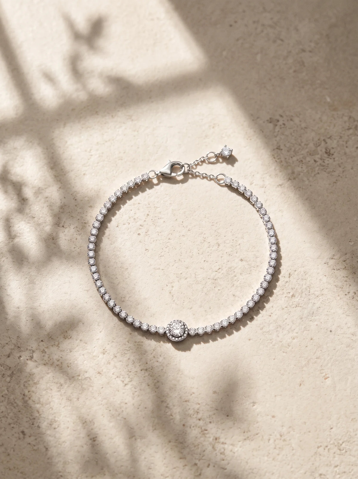 Pandora Sparkling Halo Tennis Bracelet - Change_product_image_background_2K_20261021170922.webp