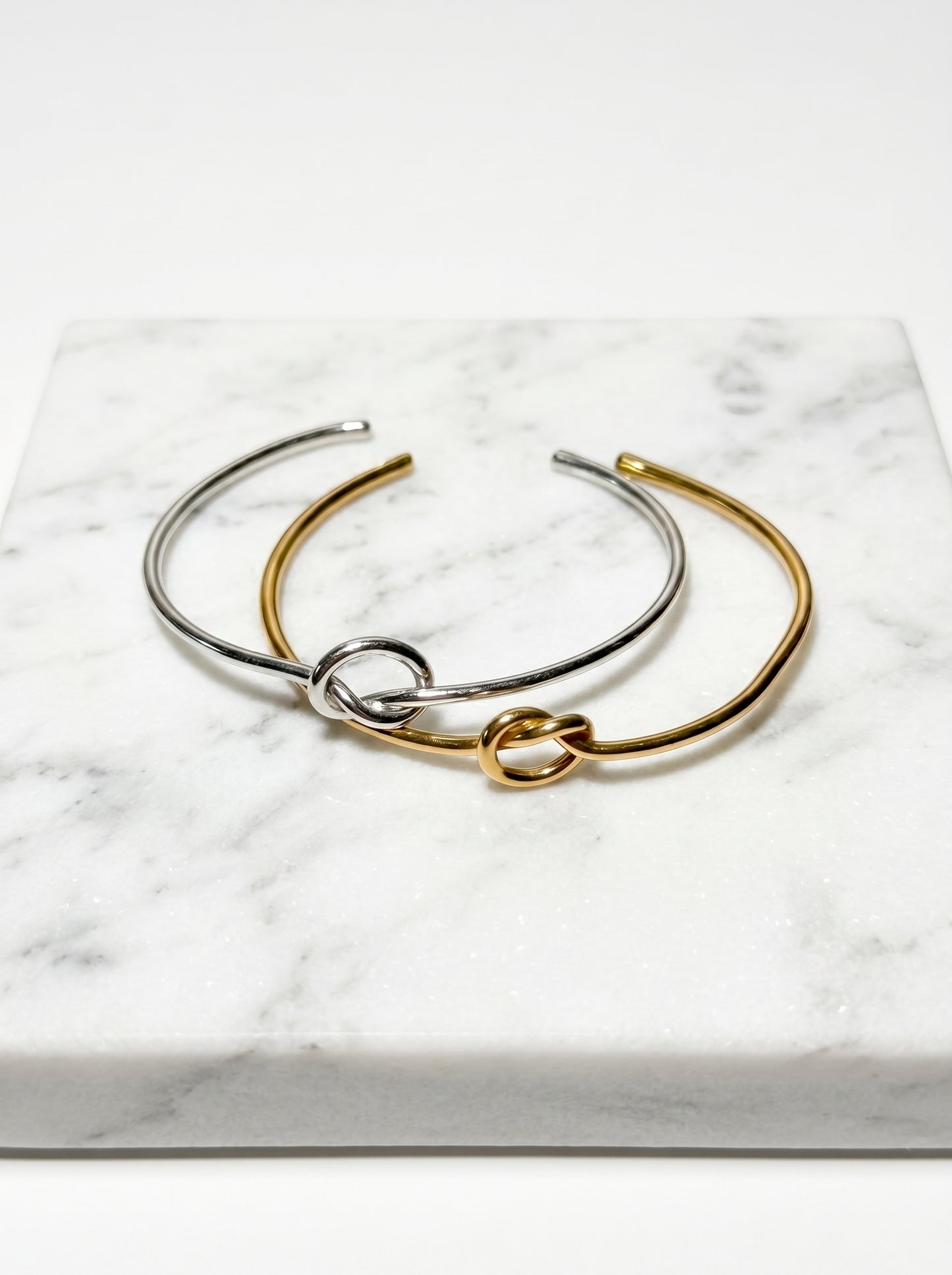 Central love knot Bracelets