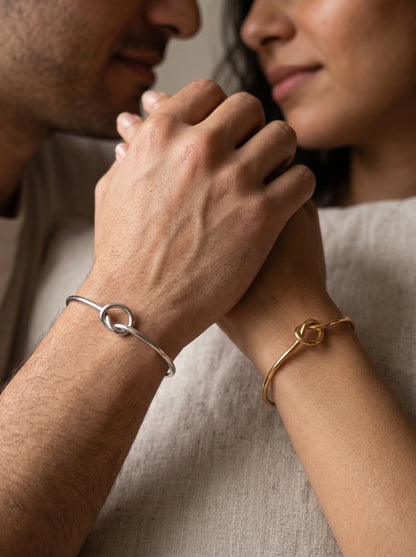 Central love knot Bracelets