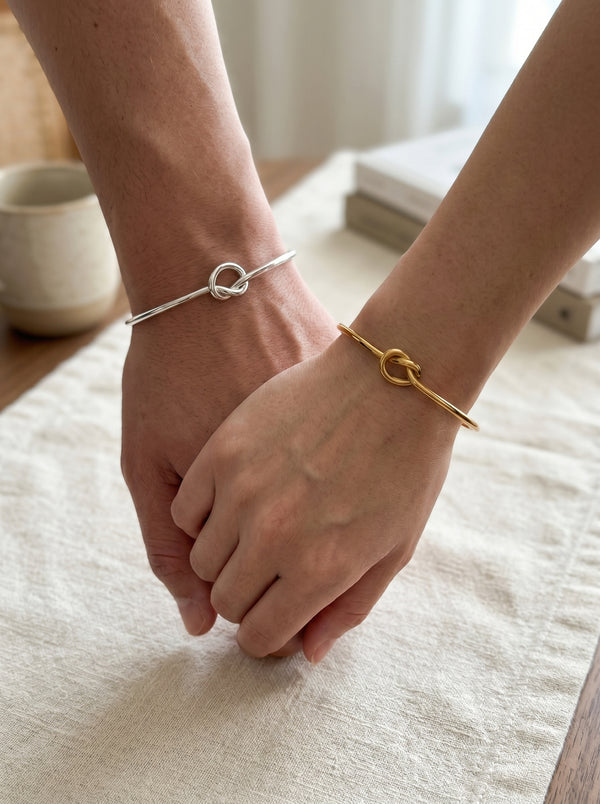 Central love knot Bracelets