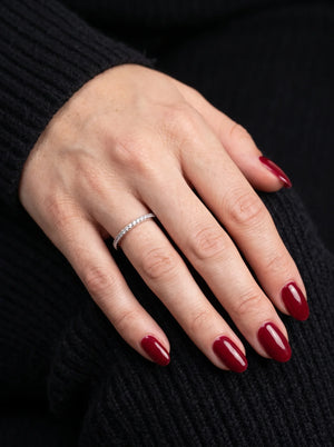 Pandora Sparkling Band Ring - Woman_wearing_luxury_ring_2K_20261016202538.webp