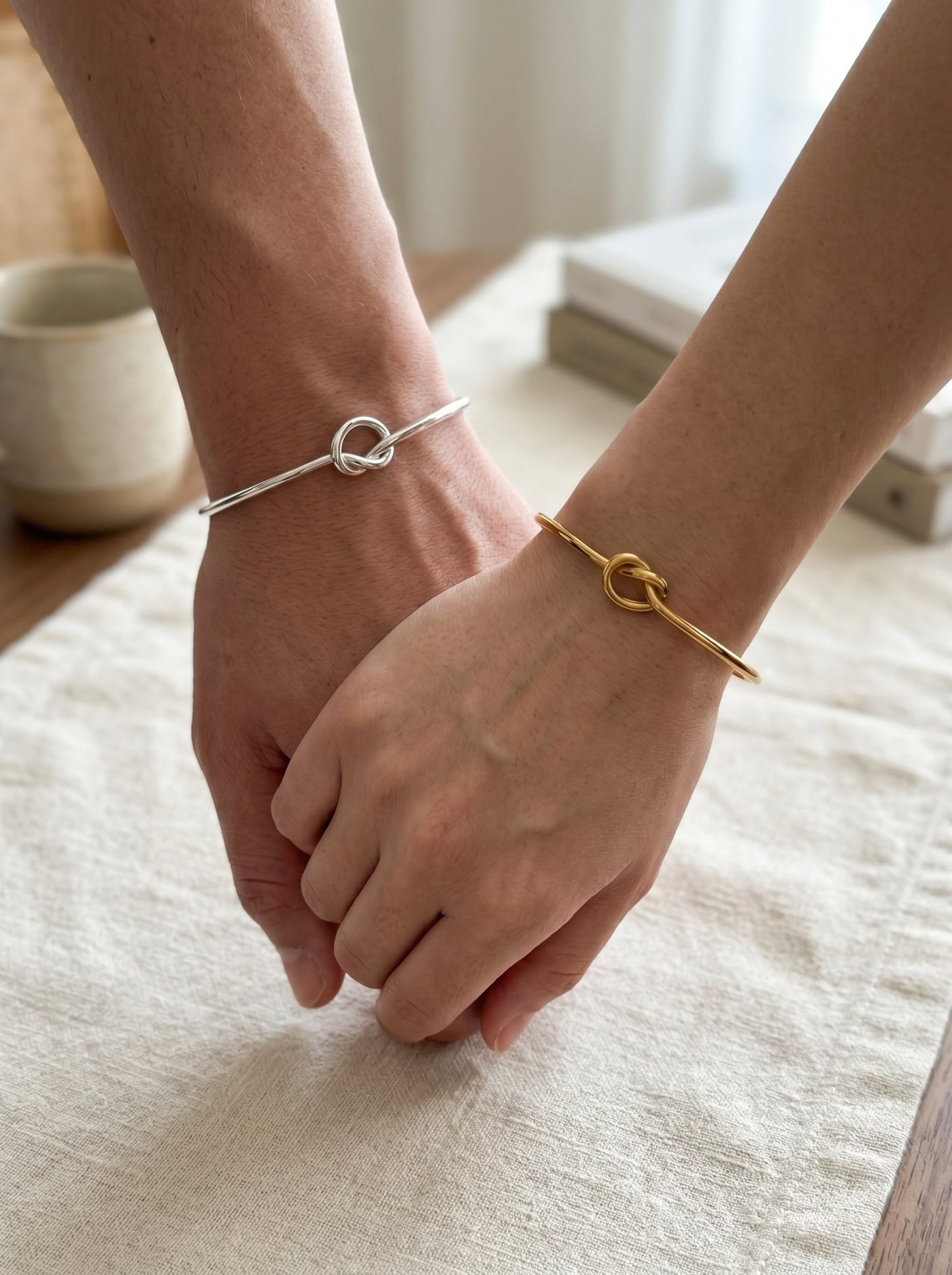Central love knot Bracelets (Global) - Naggat Silver