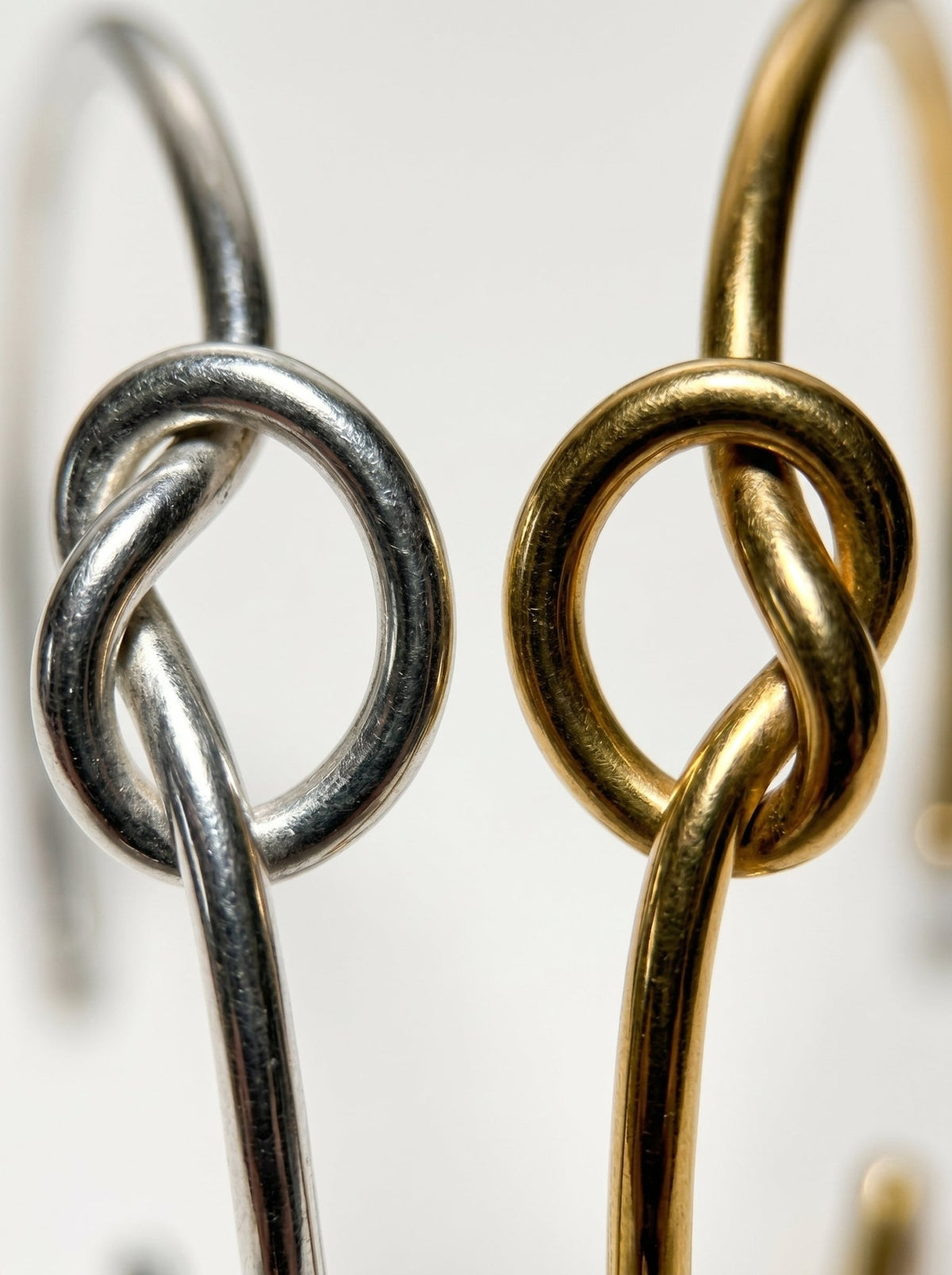 Central love knot Bracelets (Global) - Naggat Silver