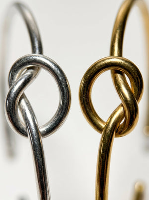Central love knot Bracelets (Global) - Naggat Silver