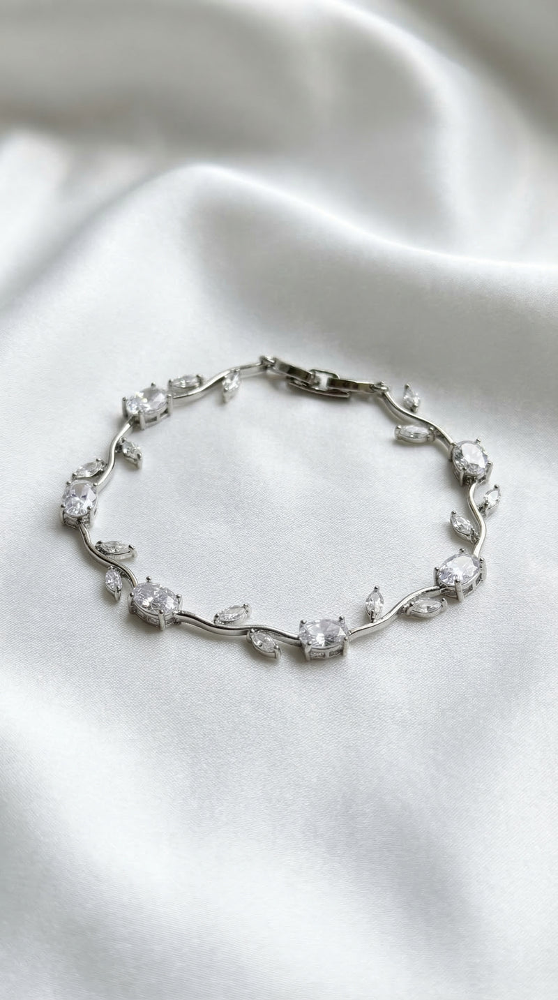 Tulip Bracelet For (Clear & Silver)