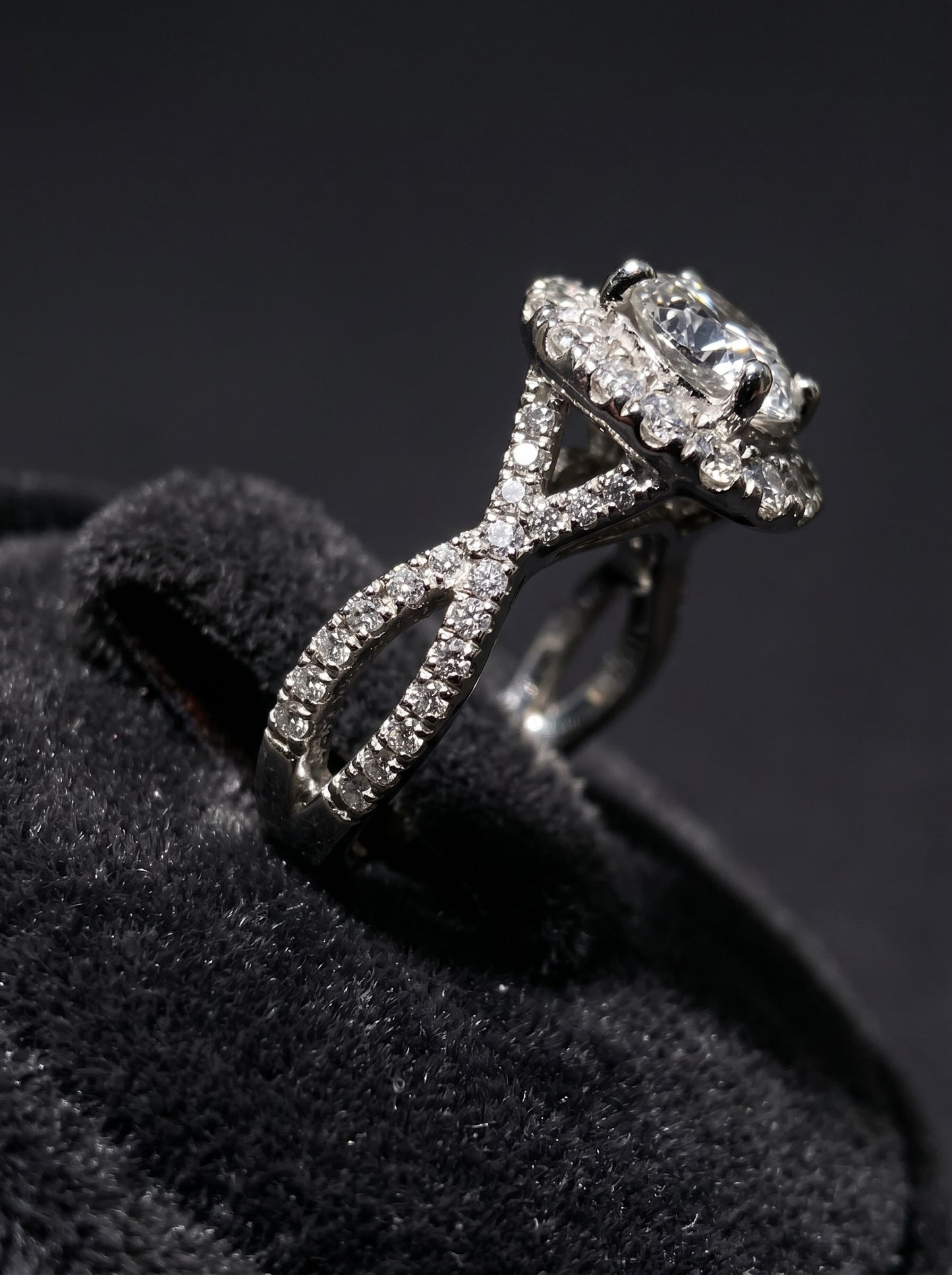 Round Diamond Prong Set Halo Twist