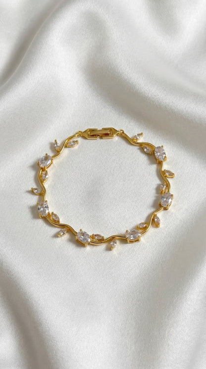 Tulip Bracelet For (Clear & Gold)