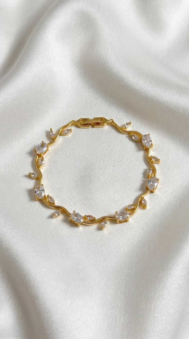 Tulip Bracelet For (Clear & Gold)
